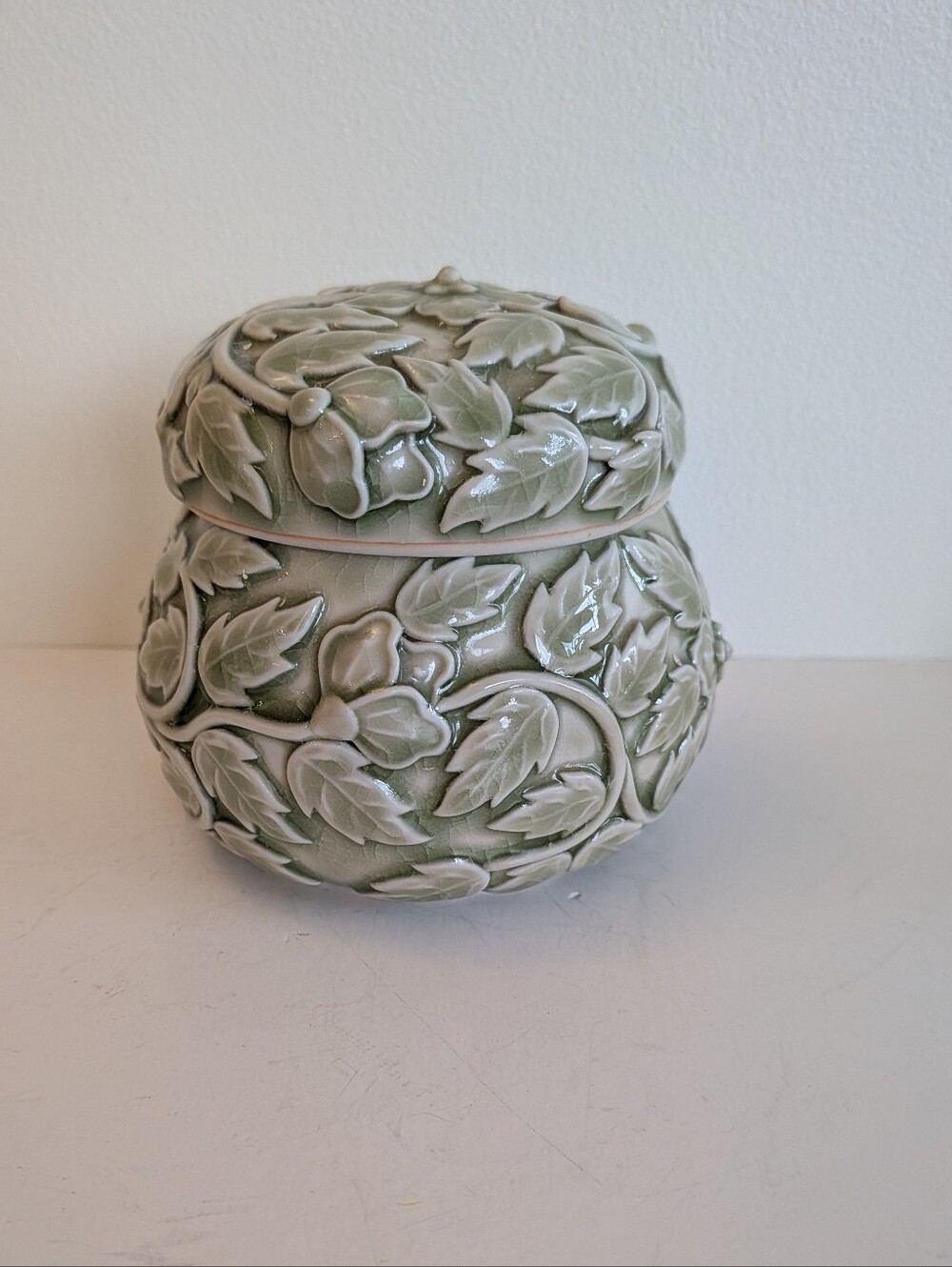 Celedon mini Ginger Spice Jar Raised Flowers Leaves Sage Thailand Pottery K.S.
